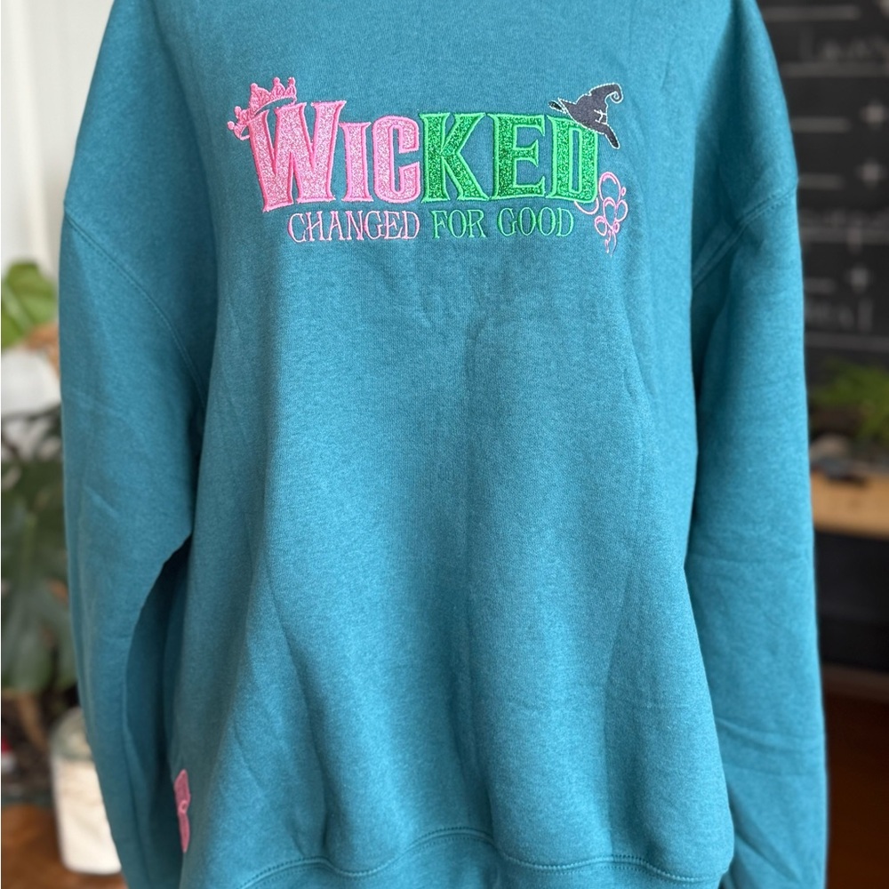 Teal Wicked “changed for good” Broadway Graphic Sweatshirt XL